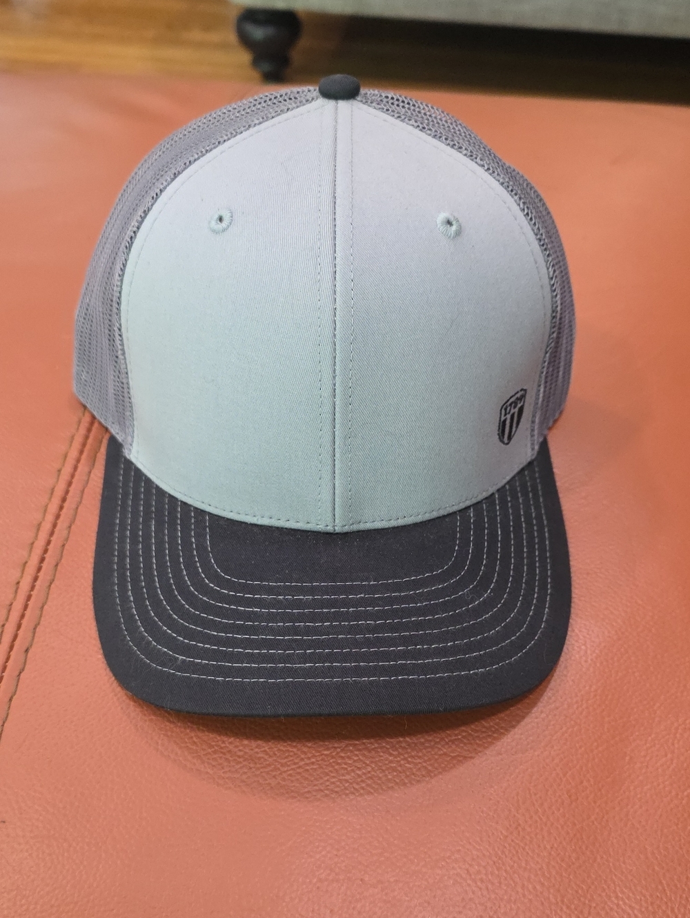 1789 Men's Two-Tone Gray Trucker Cap